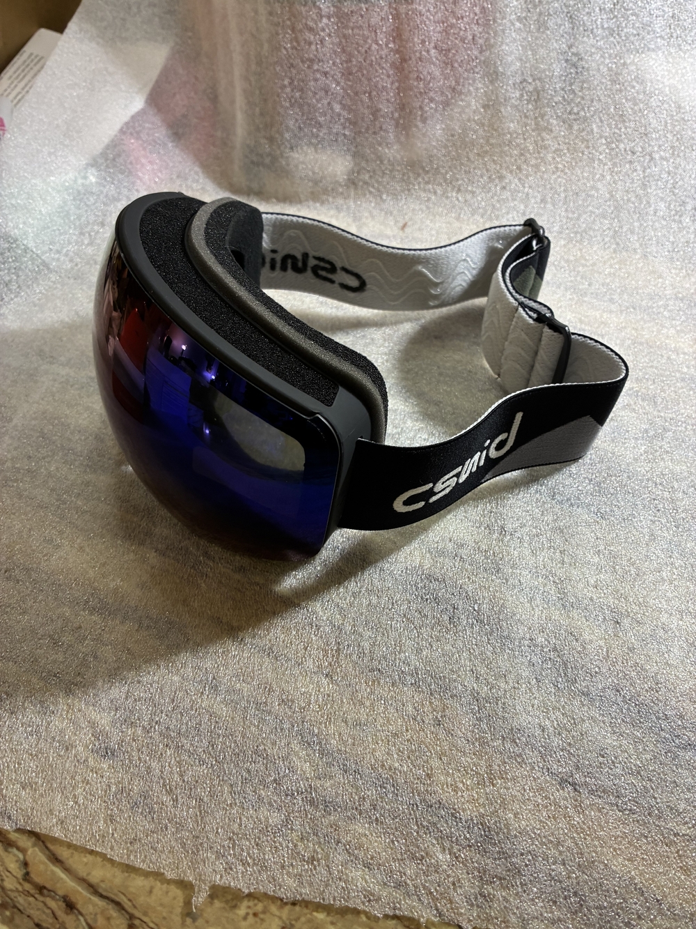 SMITH Goggles with Blue Purple Mirrored Lens and Black Strap